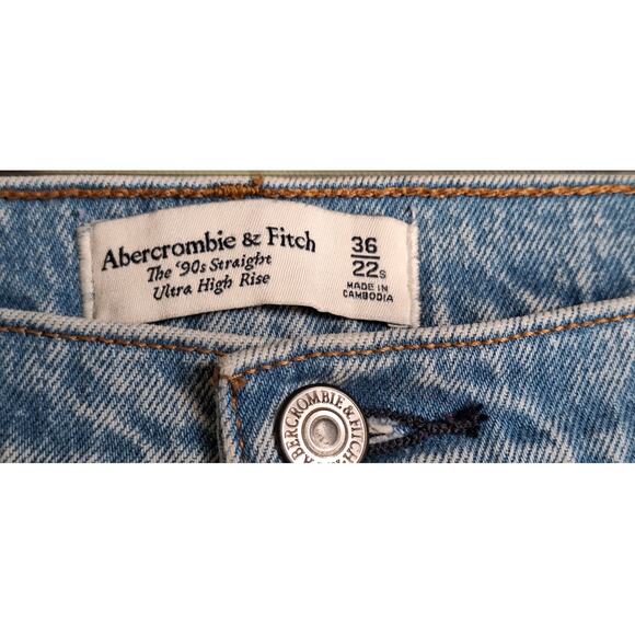Abercrombie & Fitch Women's the 90's Straight Ultra High Rise Jeans Sz. 22 plus - Picture 2 of 7